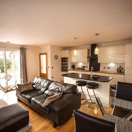 Charming 1Br Cottage With Garden, Spacious Rooms - Part Of Langley Serviced Apartments Several Properties In Wick Wick  Exteriér fotografie