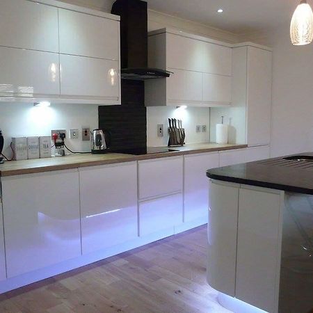 Charming 1Br Cottage With Garden, Spacious Rooms - Part Of Langley Serviced Apartments Several Properties In Wick Wick  Exteriér fotografie