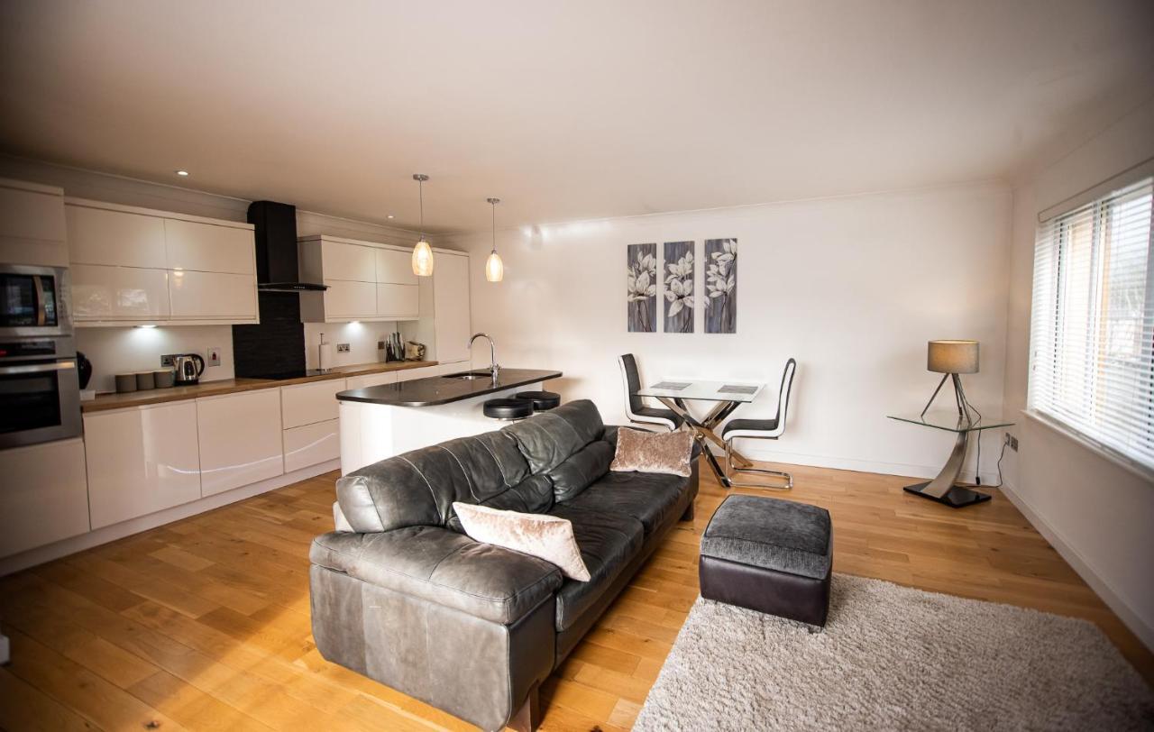 Charming 1Br Cottage With Garden, Spacious Rooms - Part Of Langley Serviced Apartments Several Properties In Wick Wick  Exteriér fotografie